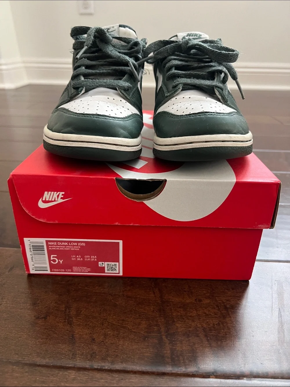 Nike Kids Green and White Low-Top Sneakers 5Y